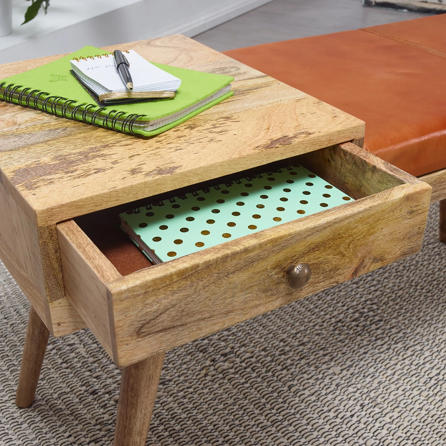 Red Living Banc d’entrée Taloga II - Cuir véritable / Manguier - Cognac / Manguier 5 Red Living Banc d’entrée Taloga II - Cuir véritable / Manguier - Cognac / Manguier – Image 3