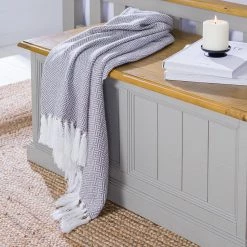 Maison Belfort Coffre Lavalle - Partiellement en pin massif - Pin / Gris clair -Bancs Soldes Boutique 1000224196 210811 12061100003 DETAILS P000000001000224196